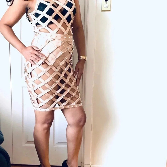 FASHION NOVA BANDAGE SEXY DRESS  TAN COLOR MEDIJM - Picture 4 of 16